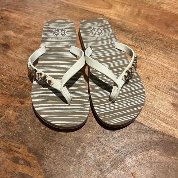 Tory Burch Shoes - Tory Burch Logo Flip-Flops - Kiley Charm